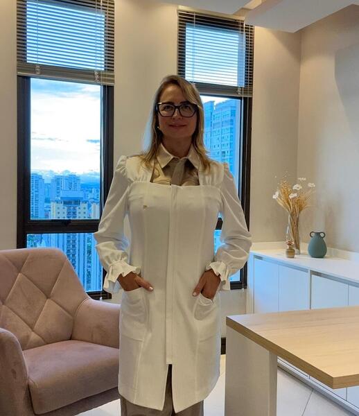 Dra. Adriana Jardim - Pneumologista e Especialista em Medicina do Sono em São José dos Campos / SP, oferecendo cuidado humanizado e saúde integrada